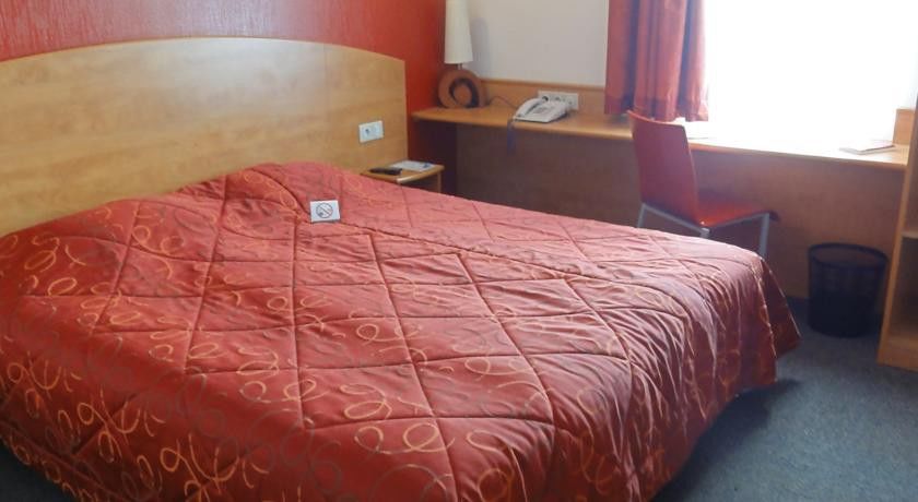The Originals City, Plume Hotel, Bressuire Esterno foto