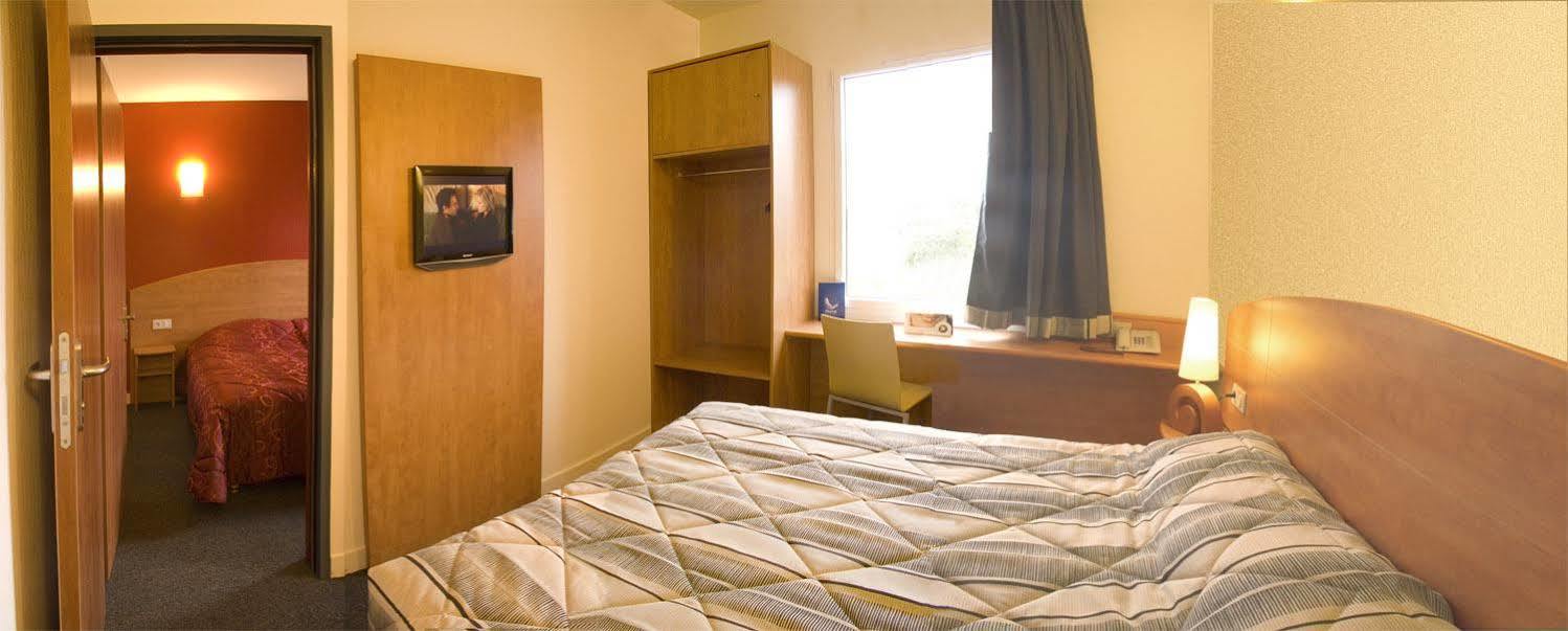 The Originals City, Plume Hotel, Bressuire Esterno foto