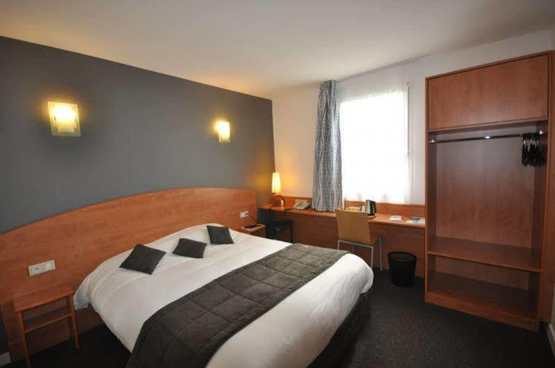 The Originals City, Plume Hotel, Bressuire Esterno foto